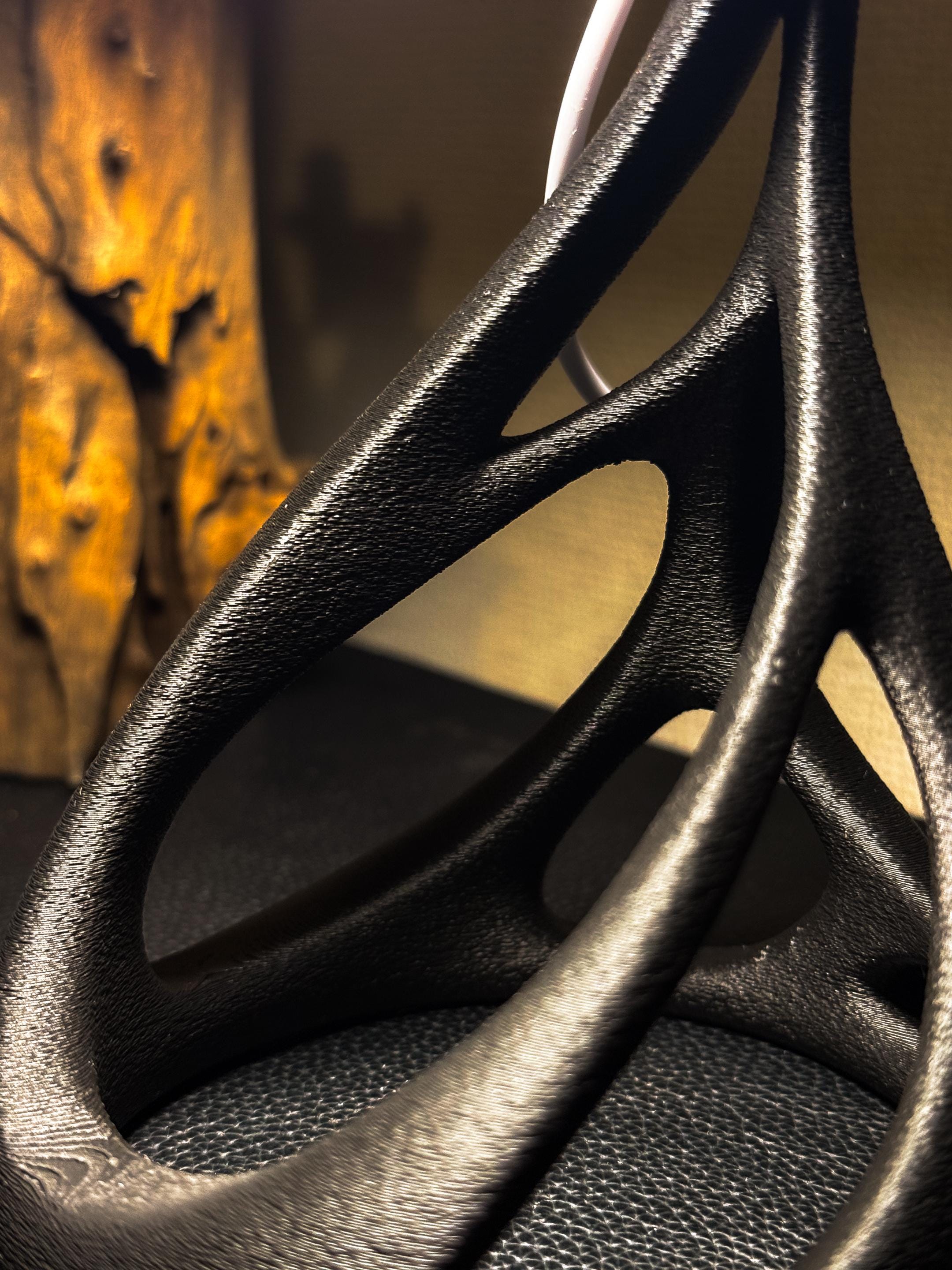 Alien 3D Printed LED Lamp – Futuristic Textured Desk Light, Modern Sci-Fi Home Décor