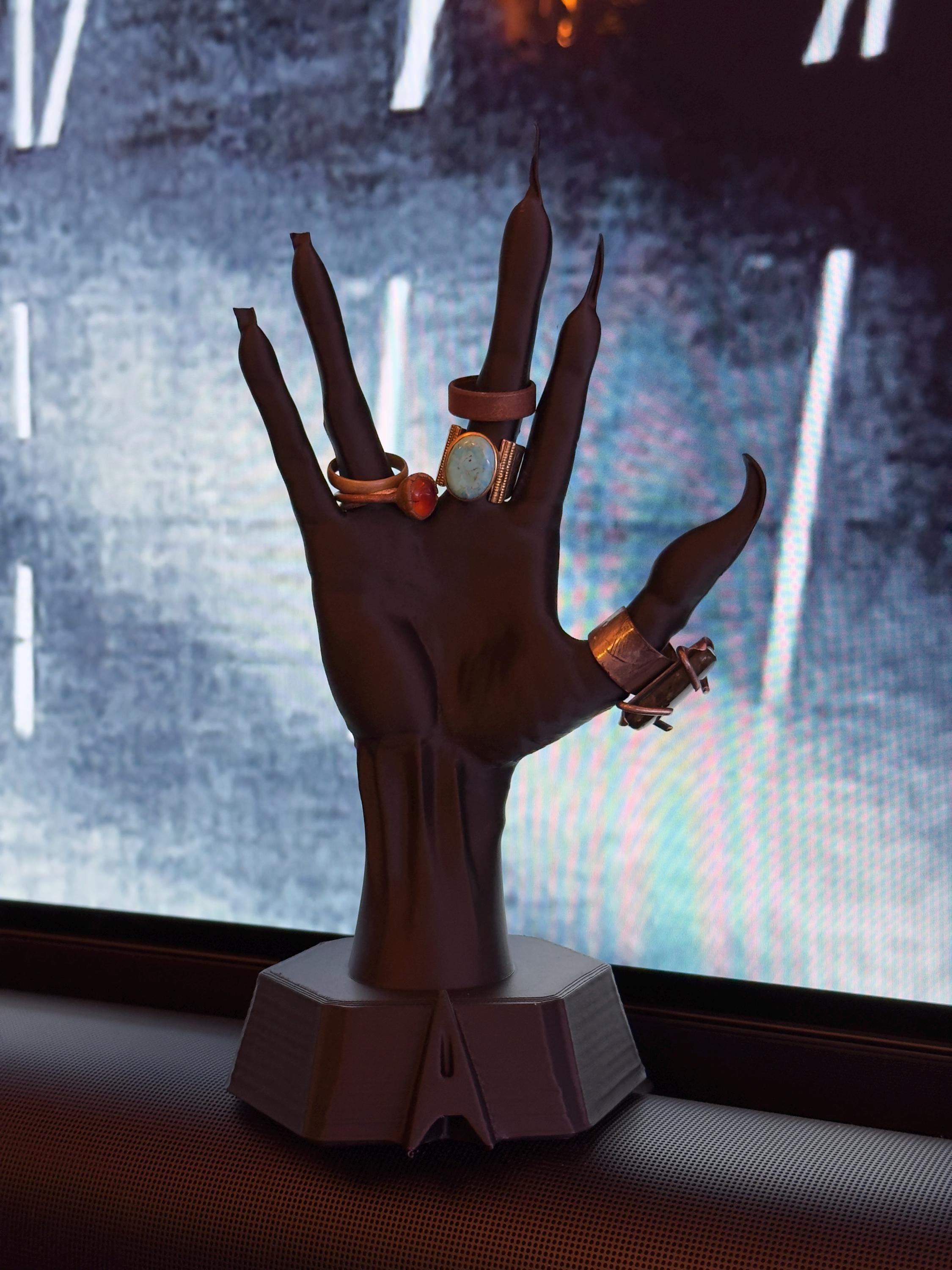 Alien Hand – Spock-Inspired Sculpture | 3D Printed in Tokyo | Sci-Fi Home Decor