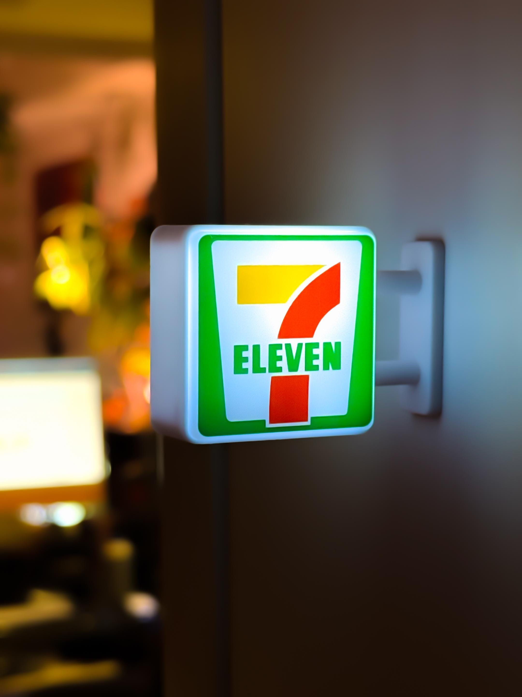 7-Eleven Magnet Lightbox – Japanese Kombini Inspired Mini Sign