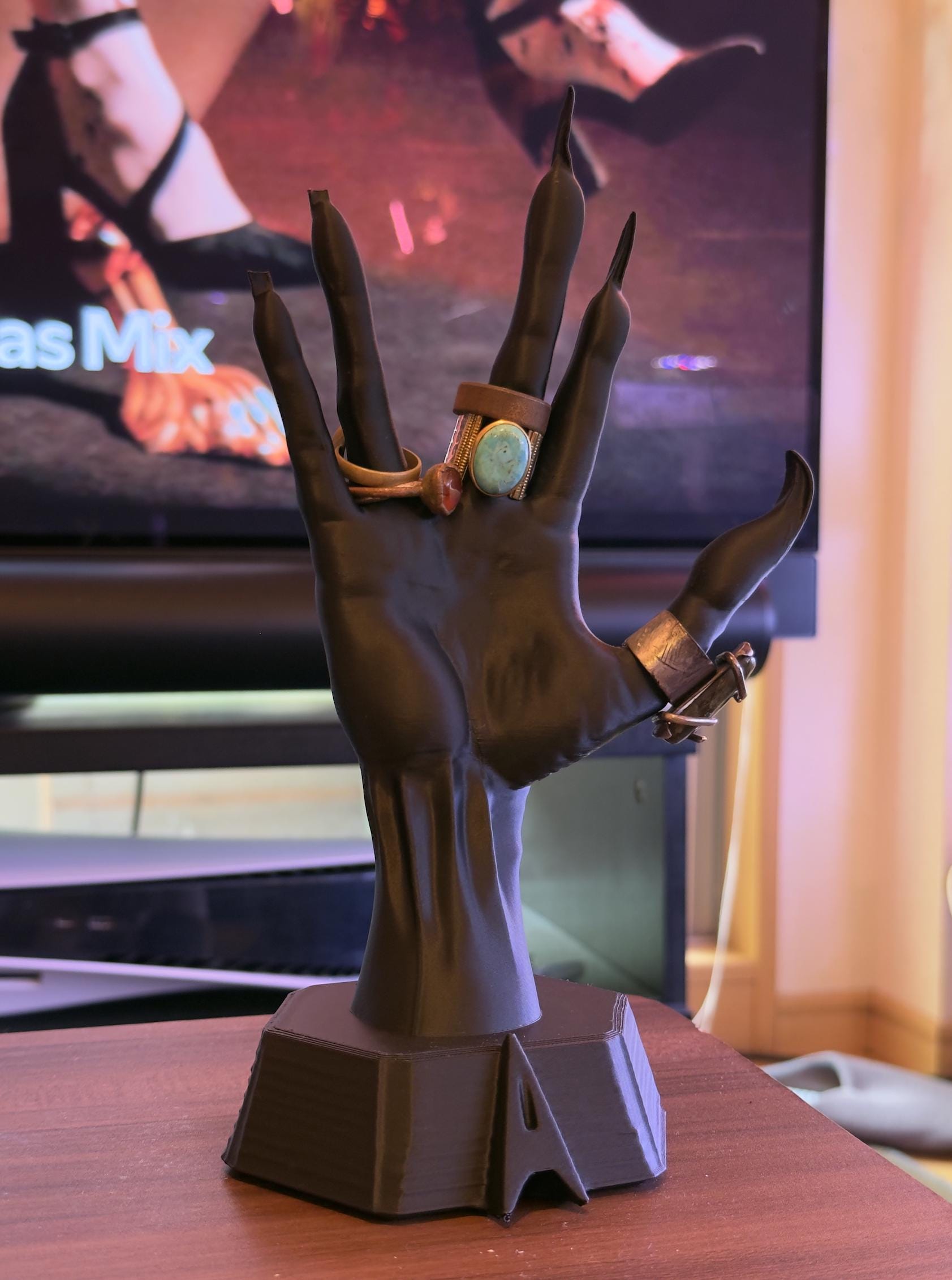 Alien Hand – Spock-Inspired Sculpture | 3D Printed in Tokyo | Sci-Fi Home Decor