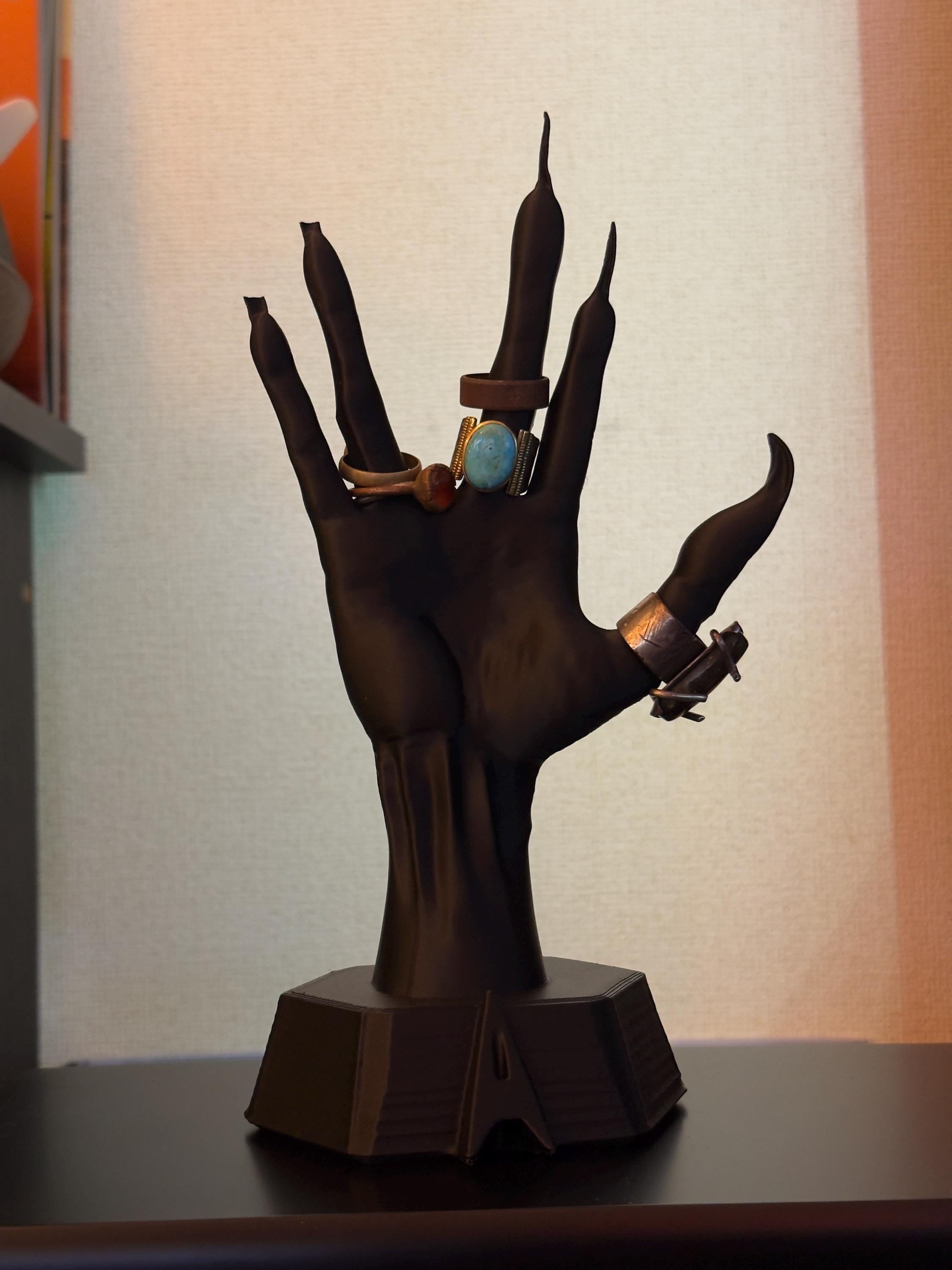 Alien Hand – Spock-Inspired Sculpture | 3D Printed in Tokyo | Sci-Fi Home Decor