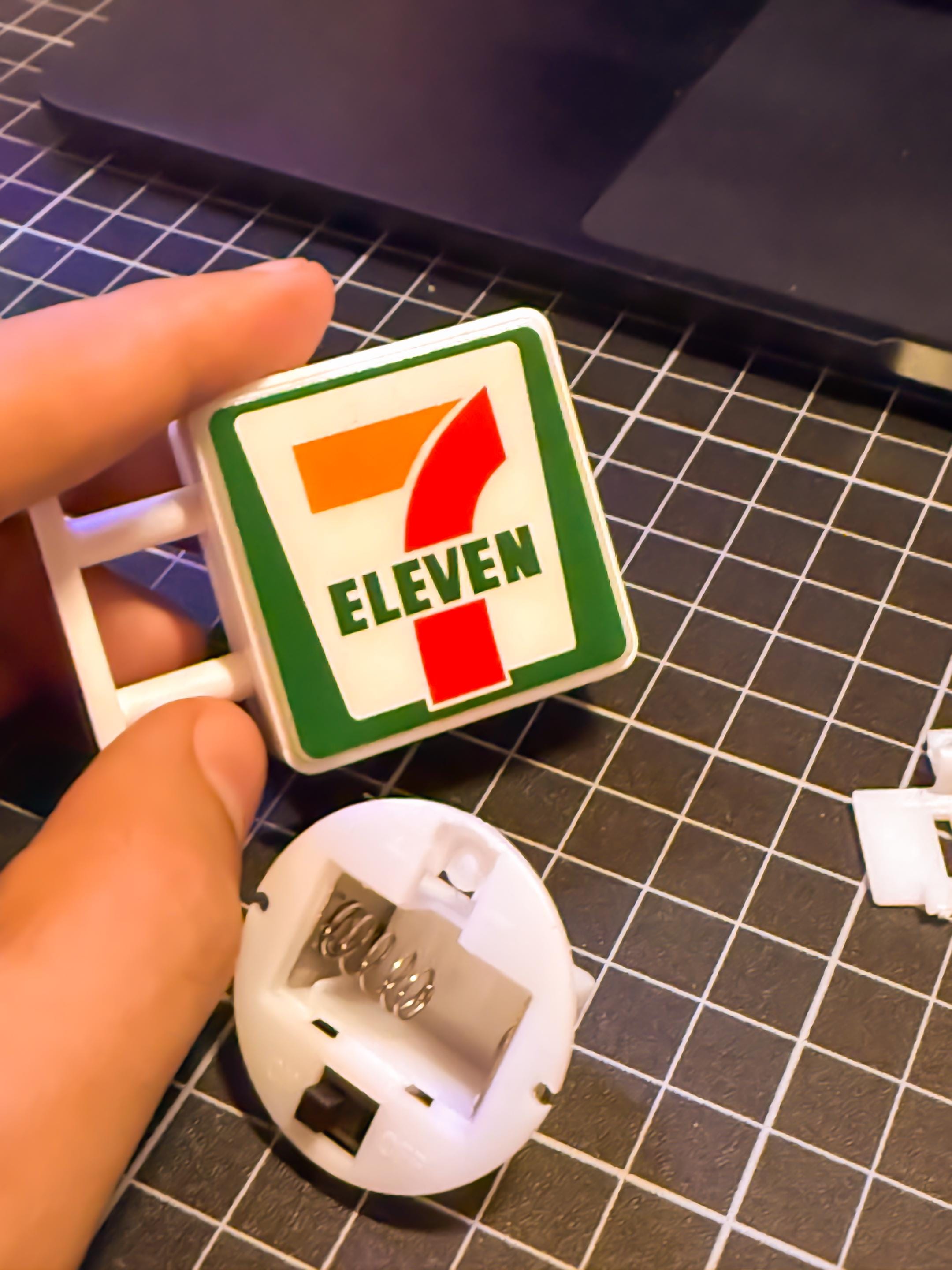 Kombini Magnet Bundle – Family Mart, Lawson & 7-Eleven Japanese Lightbox Set – Miniature Collectible LED Sign Souvenirs from Tokyo