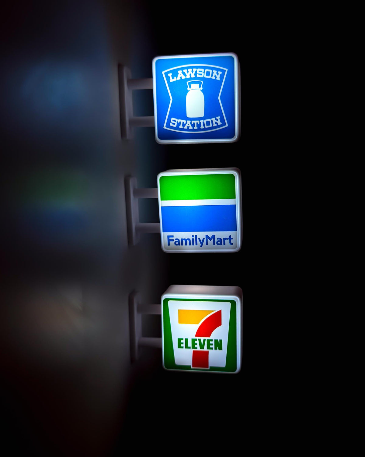 Kombini Magnet Bundle – Family Mart, Lawson & 7-Eleven Japanese Lightbox Set – Miniature Collectible LED Sign Souvenirs from Tokyo
