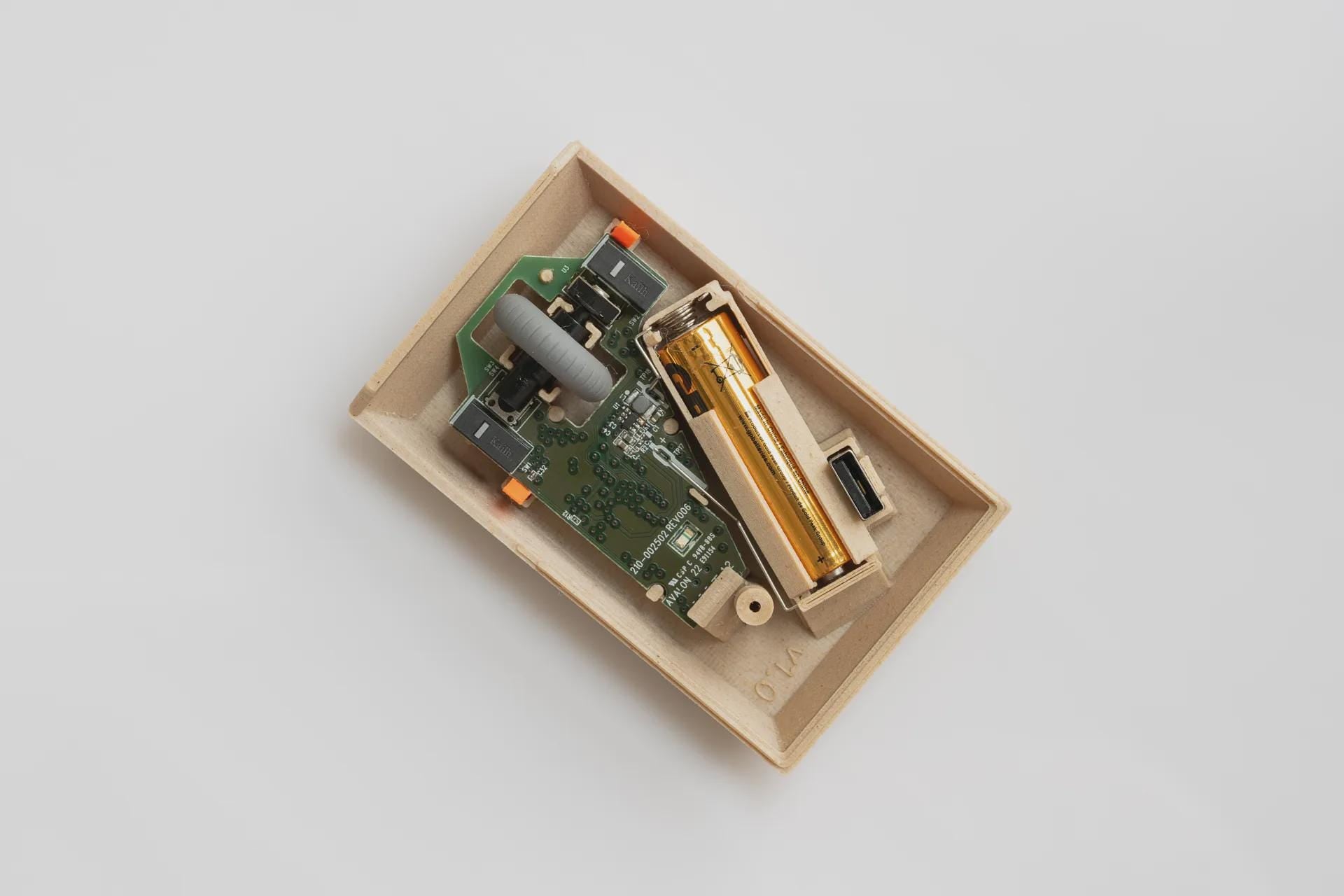 Retro Wireless Mouse - The DOS Mouse 3D Printed - Logitech M185