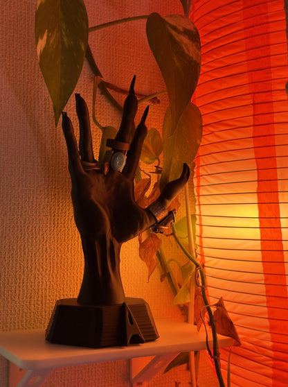 Alien Hand – Spock-Inspired Sculpture | 3D Printed in Tokyo | Sci-Fi Home Decor