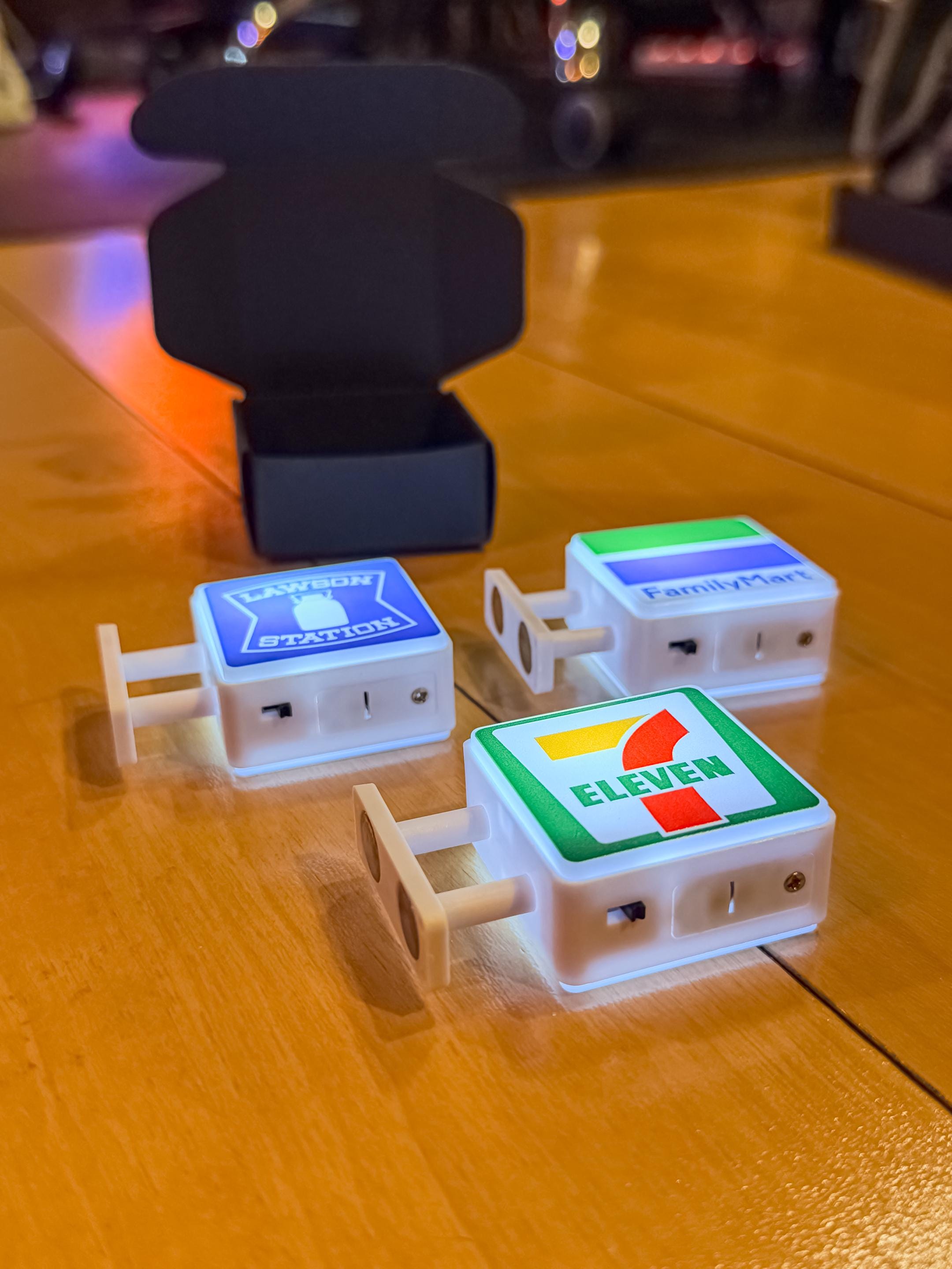 Kombini Magnet Bundle – Family Mart, Lawson & 7-Eleven Japanese Lightbox Set – Miniature Collectible LED Sign Souvenirs from Tokyo