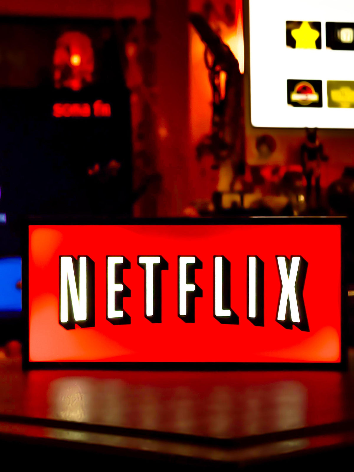 Netflix Logo Lightbox | Retro LED Sign | USB Powered Night Lamp | Gamer Room & Home Theater Decor