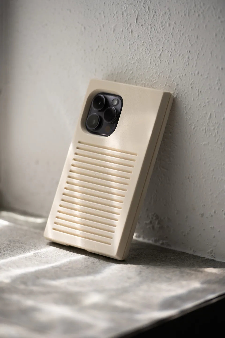 RetroVizion™ Windows 95-Inspired Retro iPhone Case – Licensed 3D Printed Design