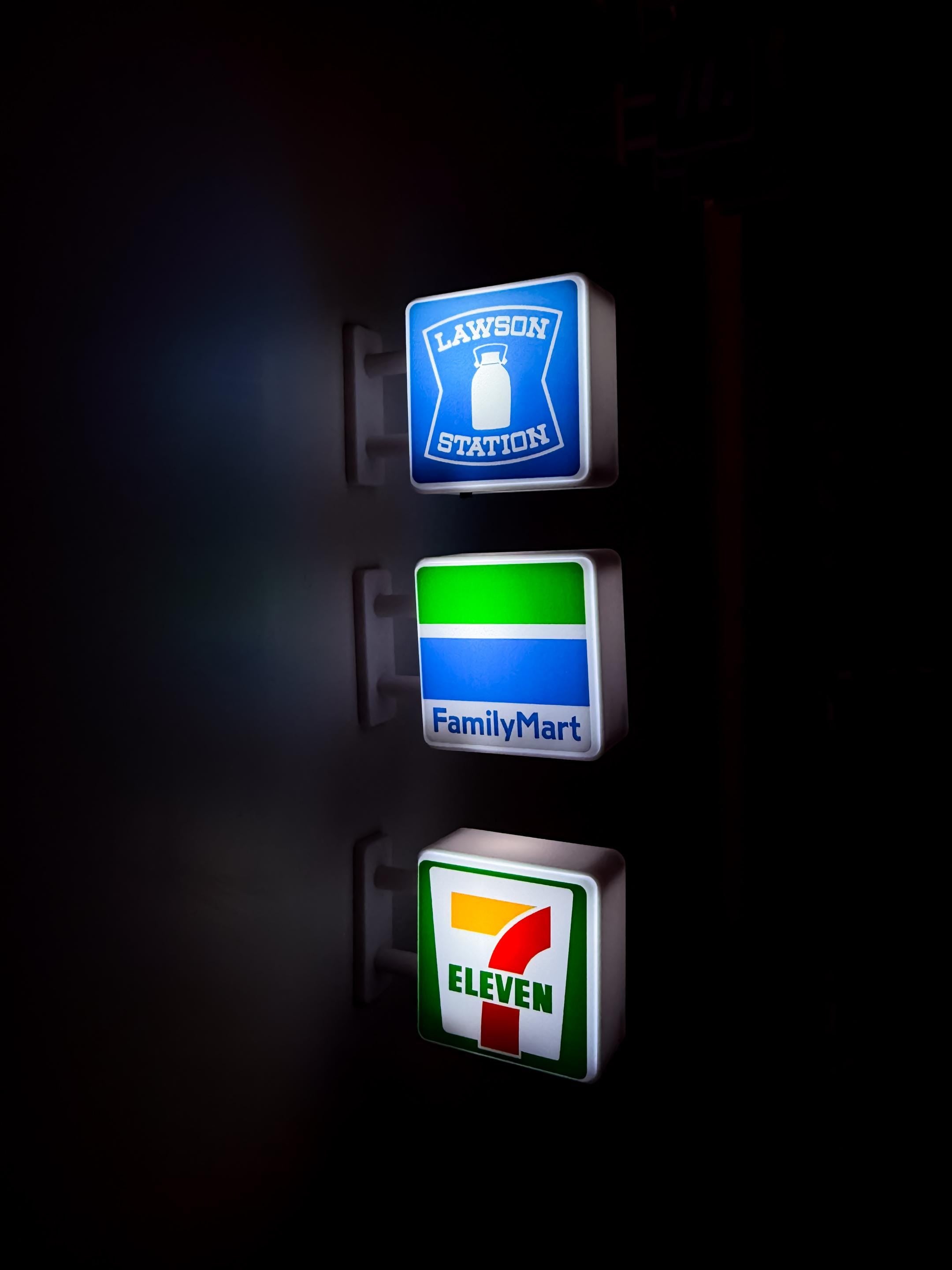 7-Eleven Magnet Lightbox – Japanese Kombini Inspired Mini Sign